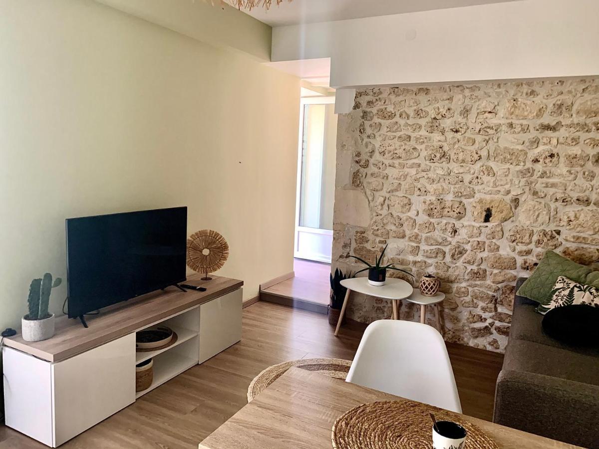 Gite Dans Une Ambiance Vegetale Avec Spa Privatif Jazennes Exterior foto